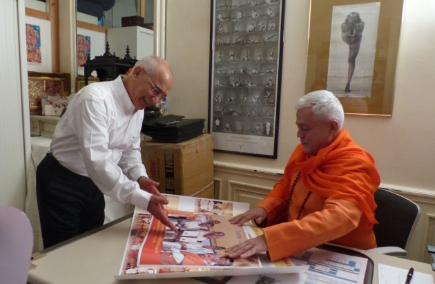 Encontro com Guru Jī Shrīcharan Faeq Biria - Centre de Yoga Iyengar de Paris - 2015, Novembro, 26