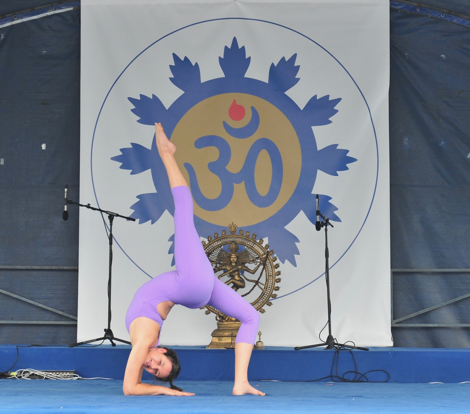 Demonstração do Yoga Tradicional Avançado pelo Pashupati - Instr. Marta Vasconcelos