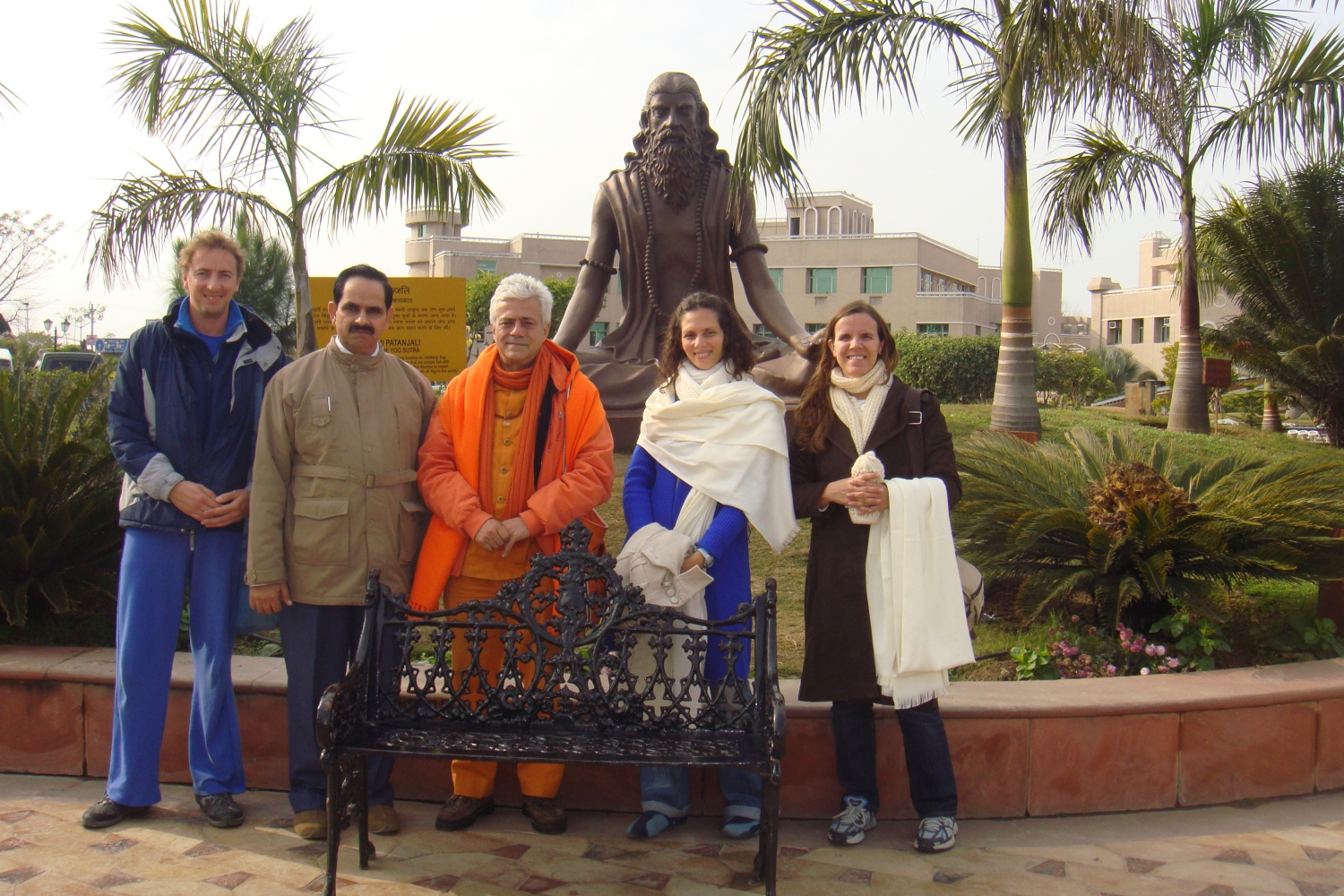 Encontro de H.H. Jagat Guru Amrta Súryánanda Mahá Rája com Baba Ramdev, Patañjali Yogapeeth, Haridvar, Índia - 2010, Janeiro