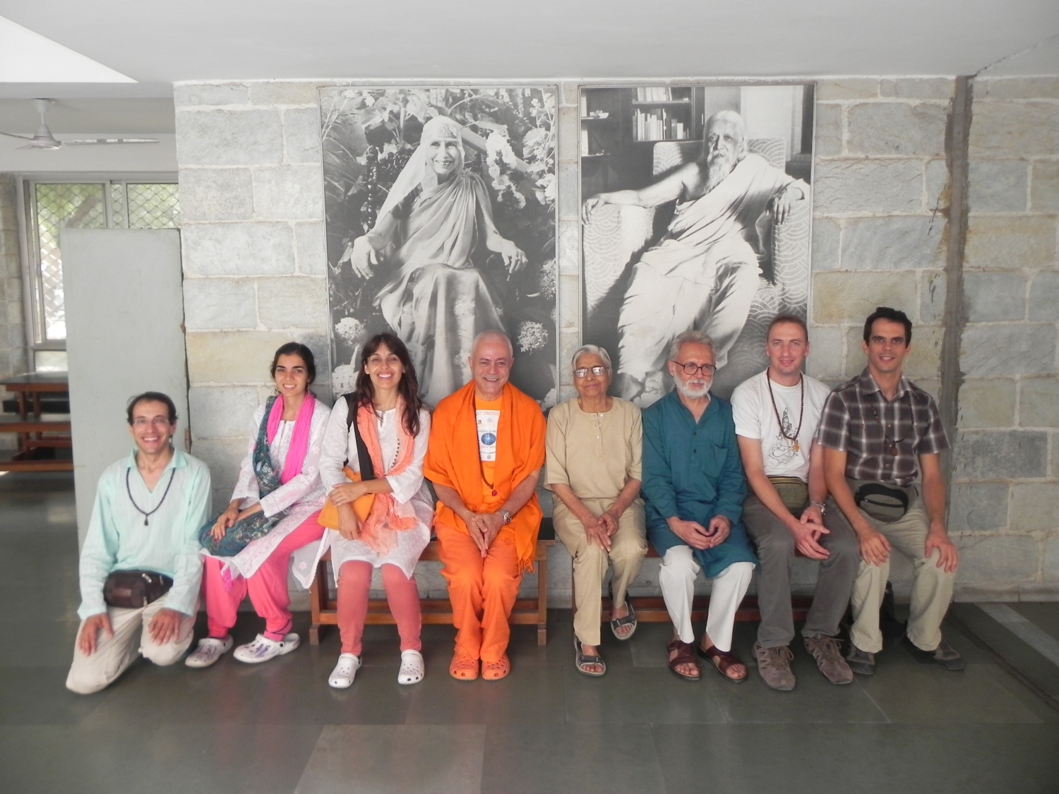 Encontro de H.H. Jagat Guru Amrta Sūryānanda Mahā Rāja com Dr. Ramesh Bijlani - Shrí Aurobindo Áshrama, New Dillí, Índia - 2012, Outubro