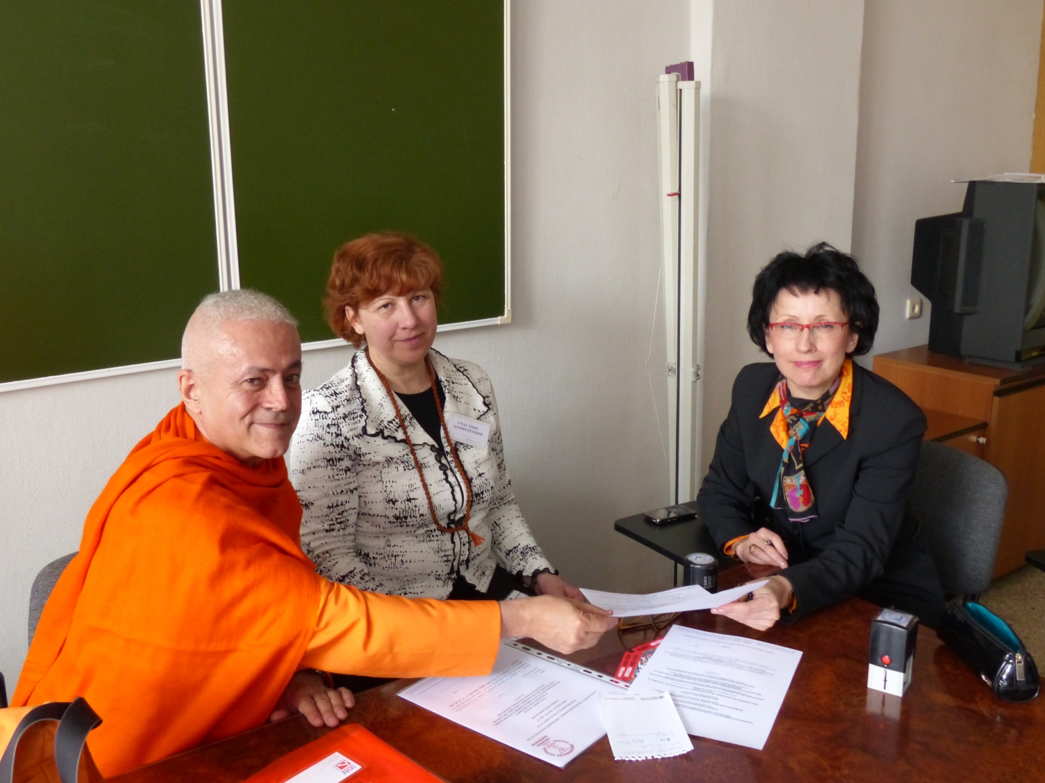 Encontro de Jorge Veiga e Castro, Gr. Mestre Internacional do Yoga, com a Direcção da Federação Russa do Yoga Clássico - Moscovo, Rússia - 2013, Abril (...)